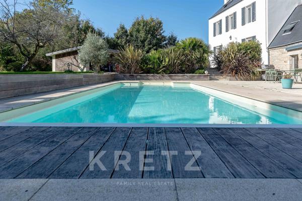 Propriété rénovée sur 4 hectares avec piscine