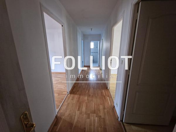 Appartement a vendre Periers 5 pièce(s)