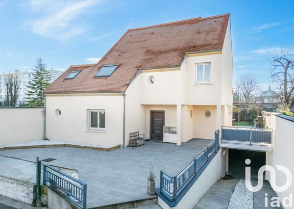 Maison à vendre 7 pièces 250 m² Saint-Maur-des-Fossés