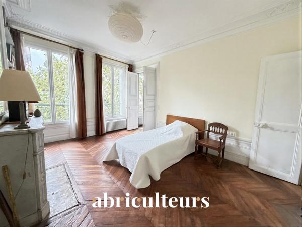 Vaste appartement de charme, Élégance parisienne 130 m², 5 pièces Paris 10 (Porte Saint-Denis)