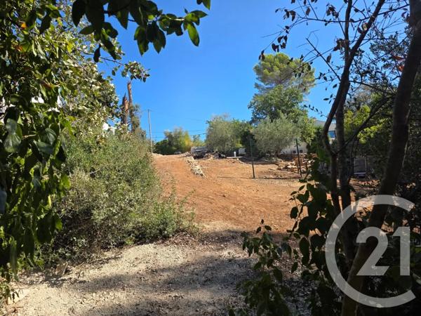 Terrain à vendre  1650 m 2   LORGUES  - 83