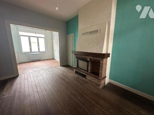 Maison mitoyenne située à Gravelines, d'une surface habitable de 100,15 m², offrant un beau pot...