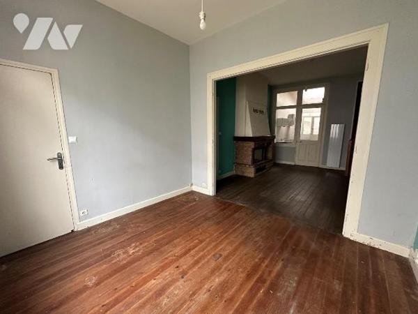 Maison mitoyenne située à Gravelines, d'une surface habitable de 100,15 m², offrant un beau pot...