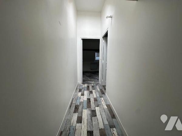 Maison mitoyenne située à Gravelines, d'une surface habitable de 100,15 m², offrant un beau pot...