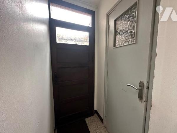 Maison mitoyenne située à Gravelines, d'une surface habitable de 100,15 m², offrant un beau pot...