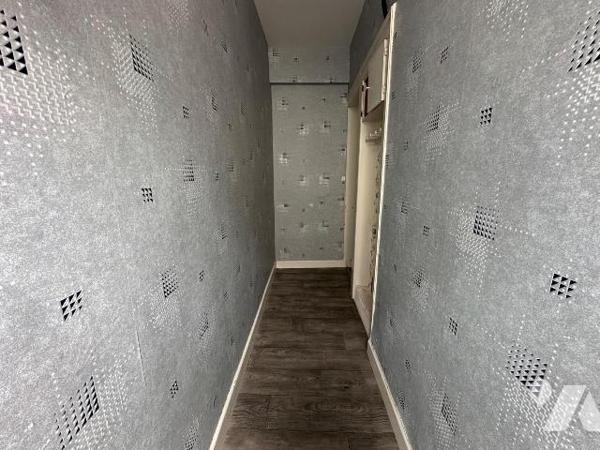 Maison mitoyenne située à Gravelines, d'une surface habitable de 100,15 m², offrant un beau pot...