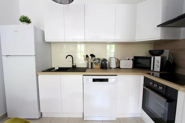 Vente                                                      Appartement
                        
                     2 pièces                      42 m2                     à Chessy