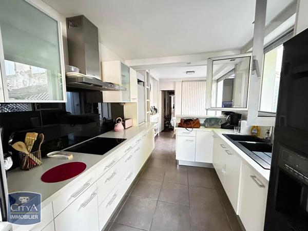 Maison à louer 6 pièces 198.94m² Mont-de-Marsan (40000)