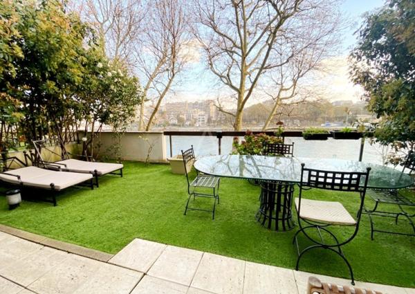 NEUILLY SUR SEINE - DUPLEX D'EXCEPTION AVEC VUE SUR LA SEINE (4/5 CHAMBRES)