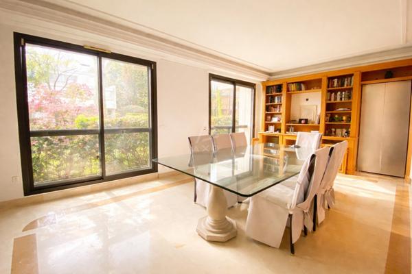 NEUILLY SUR SEINE - DUPLEX D'EXCEPTION AVEC VUE SUR LA SEINE (4/5 CHAMBRES)