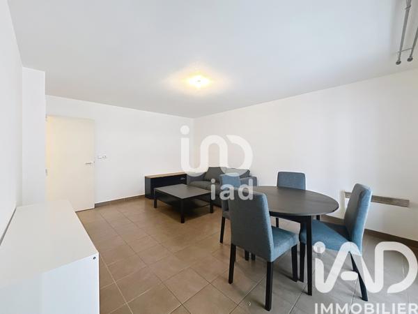 Location appartement 3 pièces 68 m² Marseille 2