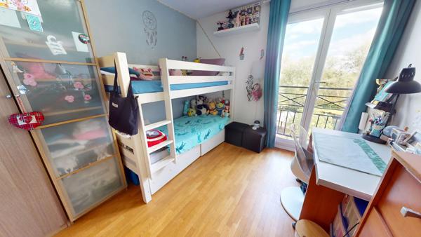 Appartement Villeneuve La Garenne 3 pièces 61 m2 avec belle terrasse de 30m²