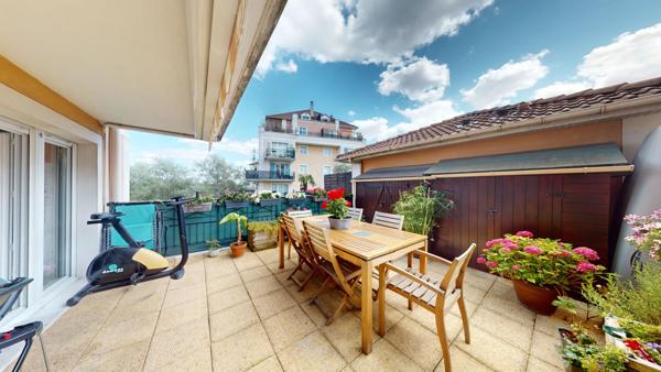 Appartement Villeneuve La Garenne 3 pièces 61 m2 avec belle terrasse de 30m²