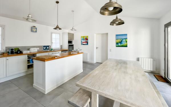 Maison à vendre    7 pièces •  Le Bois-Plage-en-Ré
