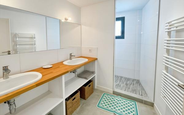 Maison à vendre    7 pièces •  Le Bois-Plage-en-Ré