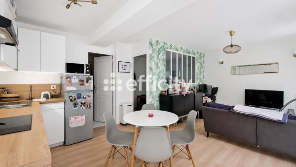 Appartement
         1 pièce
        - 36 m² 259 000 € *