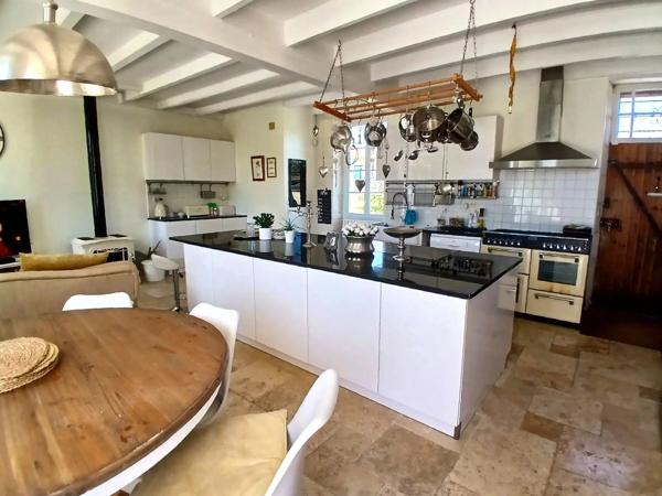 Élégante domaine avec manoir, maison d'amis et piscine