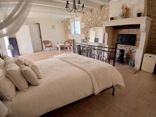Élégante domaine avec manoir, maison d'amis et piscine
