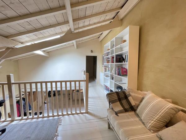 Maison en pierre de caractère avec gîte et piscine