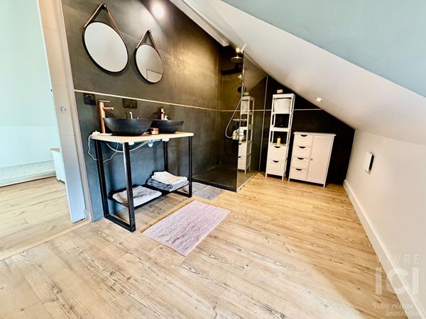 LONGERE - 4 CHAMBRES - 135M² - GARAGE
