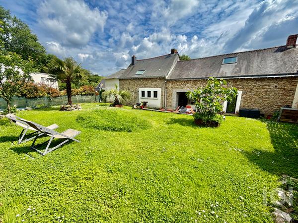 LONGERE - 4 CHAMBRES - 135M² - GARAGE