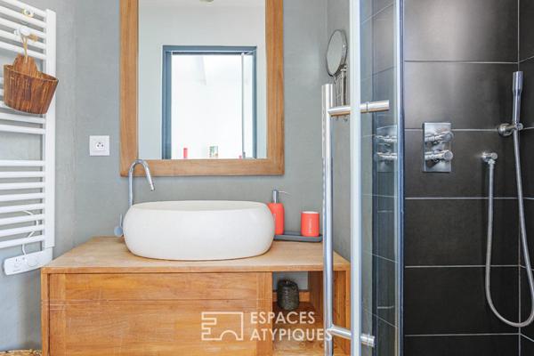Maison rénovée avec patio et spa