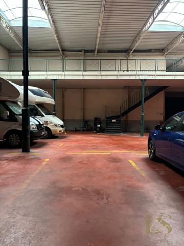 PLACES DE STATIONNEMENT