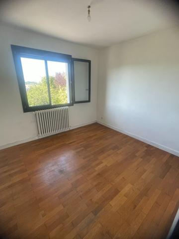Maison individuelle T5 YSSINGEAUX - VUE DEGAGEE