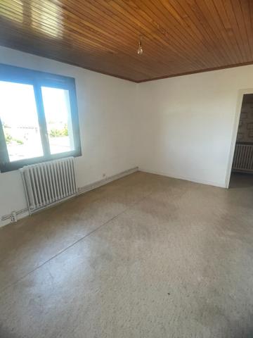 Maison individuelle T5 YSSINGEAUX - VUE DEGAGEE