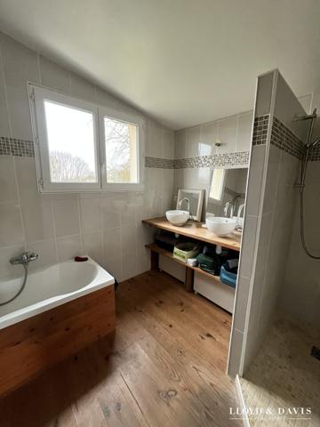 Pessac - Maison rénovée avec jardin et garage