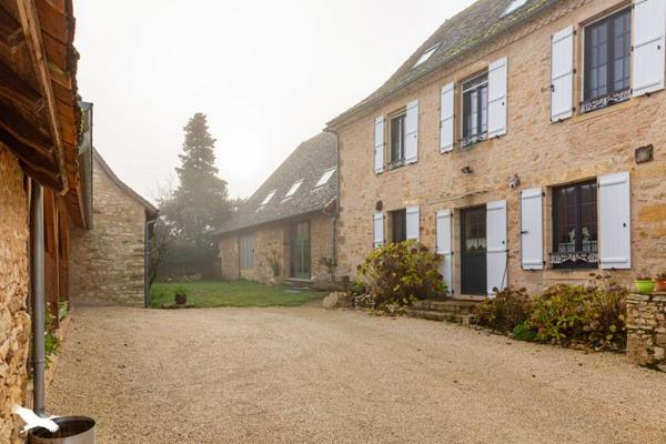Maison à vendre |  Saint-Jory-las-Bloux |  11 pièces | 225 m²