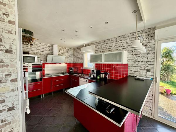 33500 ARVEYRES Maison de plain pied avec vue exceptionnelle 4 chambres