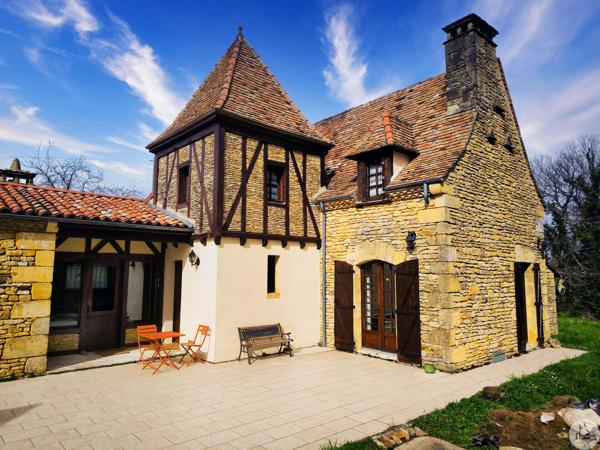 Maison traditionnelle en pierre proche Sarlat