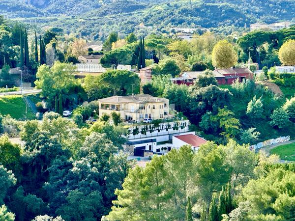 Mandelieu-la-Napoule (06210) SPACIEUSE VILLA AVEC PISCINE