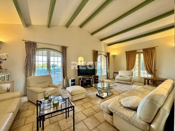 Mandelieu-la-Napoule (06210) SPACIEUSE VILLA AVEC PISCINE