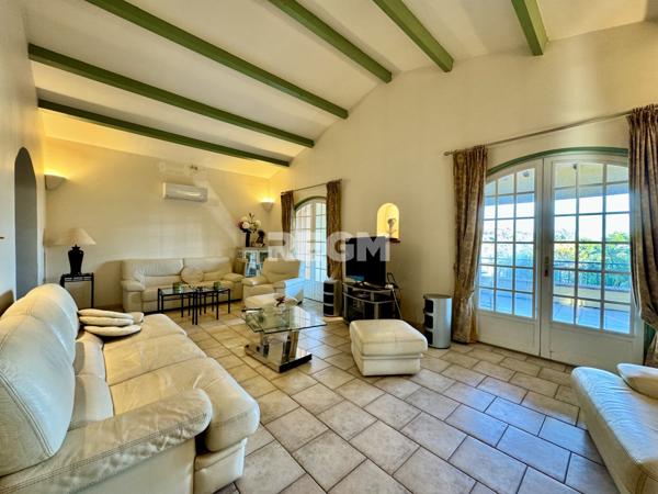 Mandelieu-la-Napoule (06210) SPACIEUSE VILLA AVEC PISCINE