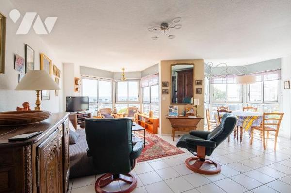 VENTE IMMO-INTERACTIF- ARCACHON (33120) 52, boulevard de la Plage "Résidence la Grand-Voile"-
...