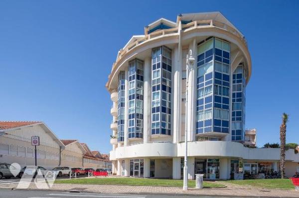 VENTE IMMO-INTERACTIF- ARCACHON (33120) 52, boulevard de la Plage "Résidence la Grand-Voile"-
...