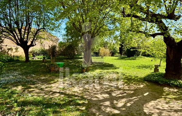 MAISON DE MAÎTRE- 250 m2- PISCINE- PARC