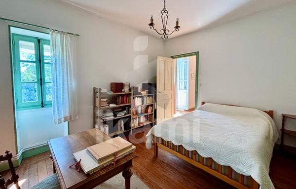 MAISON DE MAÎTRE- 250 m2- PISCINE- PARC