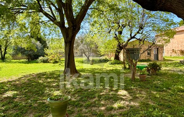 MAISON DE MAÎTRE- 250 m2- PISCINE- PARC