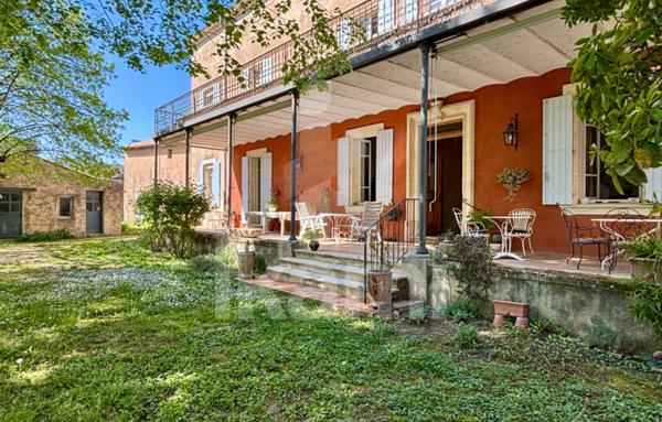 MAISON DE MAÎTRE- 250 m2- PISCINE- PARC
