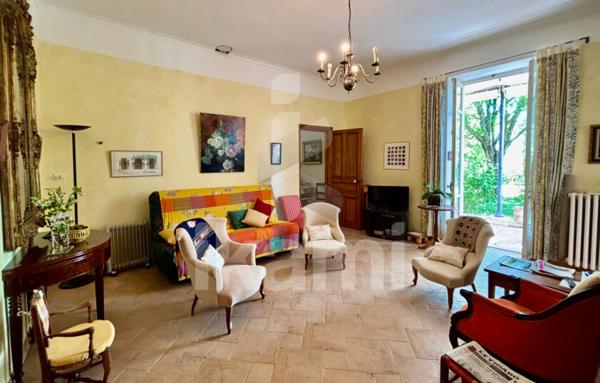 MAISON DE MAÎTRE- 250 m2- PISCINE- PARC