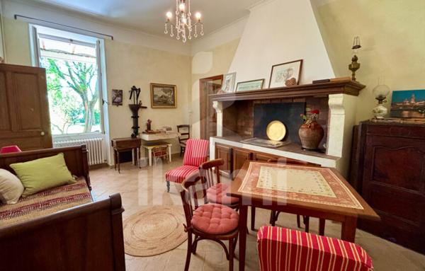 MAISON DE MAÎTRE- 250 m2- PISCINE- PARC