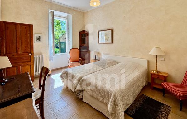 MAISON DE MAÎTRE- 250 m2- PISCINE- PARC