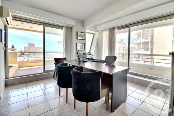 Appartement T3 à vendre  3 pièces - 47,84 m2 ST RAPHAEL - 83