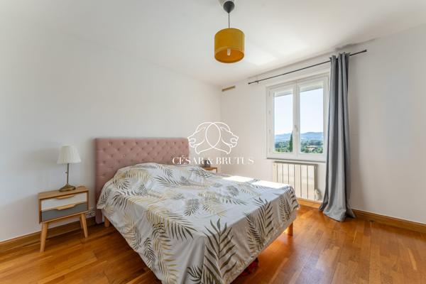 Maison contemporaine de 192 m² avec piscine et vue panoramique – Dardilly