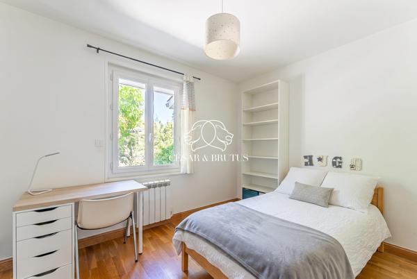 Maison contemporaine de 192 m² avec piscine et vue panoramique – Dardilly