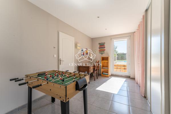Maison contemporaine de 192 m² avec piscine et vue panoramique – Dardilly