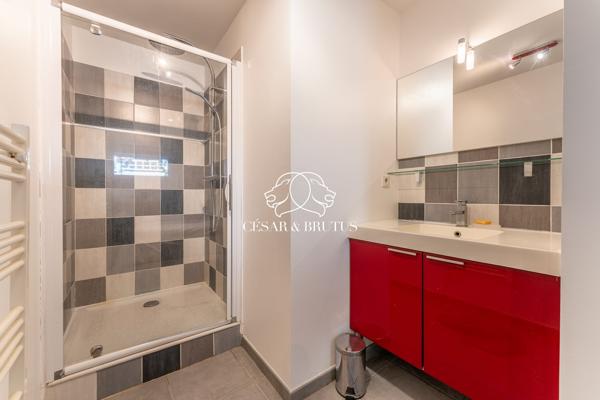 Maison contemporaine de 192 m² avec piscine et vue panoramique – Dardilly